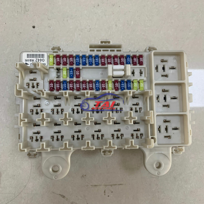 Ein guter Preis. ISUZU 700P benutzte echten neuen Sicherungs-Kasten der Maschinenteil-8-98067619-1 Online