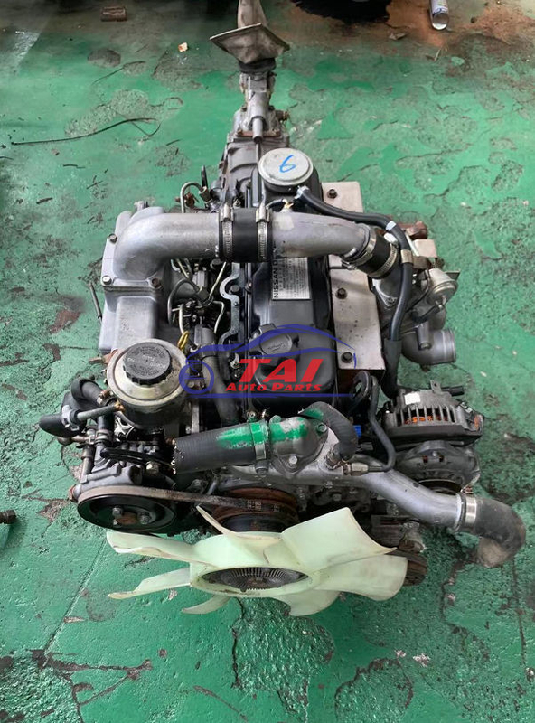 Japanisches QD32 Turbo Nissan Engine Parts Diesel Engine mit Getriebe