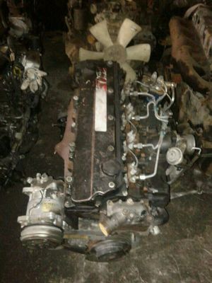 Guter Preis Motorbaugruppe, Isuzu-Motorersatzteile, japanischer gebrauchter Dieselmotor 4HF1 und Schaltgetriebe in bestem Zustand Online