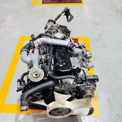 Guter Preis QD80 Dieselmotor-Baugruppe mit 3,15L Hubraum, Turbo-Ladeluftkühler für Euro3 & Euro4 Emissionen und verstärktem Gusseisen-Zylinderblock Online